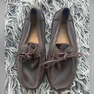 Ugg Men Brown Pebble Leather  String Loafer 10. Good used condition light wear.